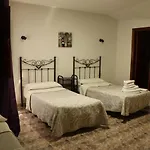 Hostal La Alberca ゲストハウス