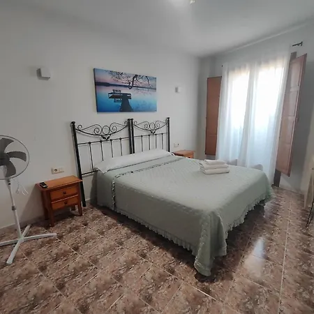ゲストハウス Hostal La Alberca ラ・アルベルカ