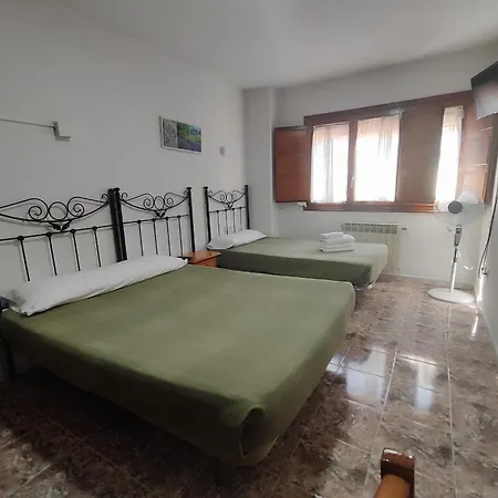 Hostal La Alberca ゲストハウス 3*