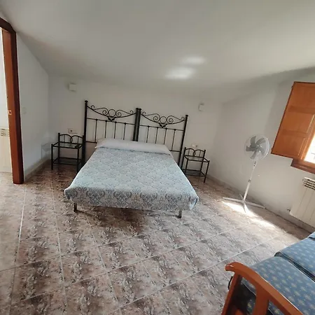 ゲストハウス Hostal La Alberca ラ・アルベルカ
