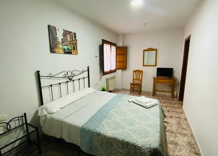 Hostal La Alberca בית הארחה