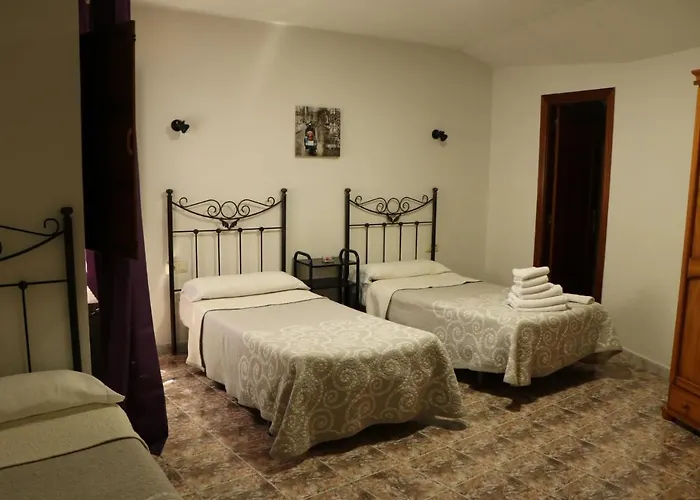 Hostal La Alberca בית הארחה