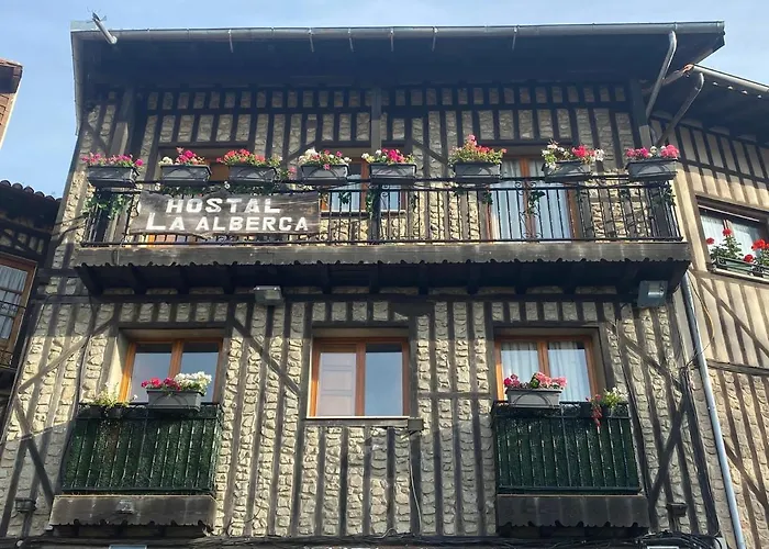 Hostal La Alberca 3*